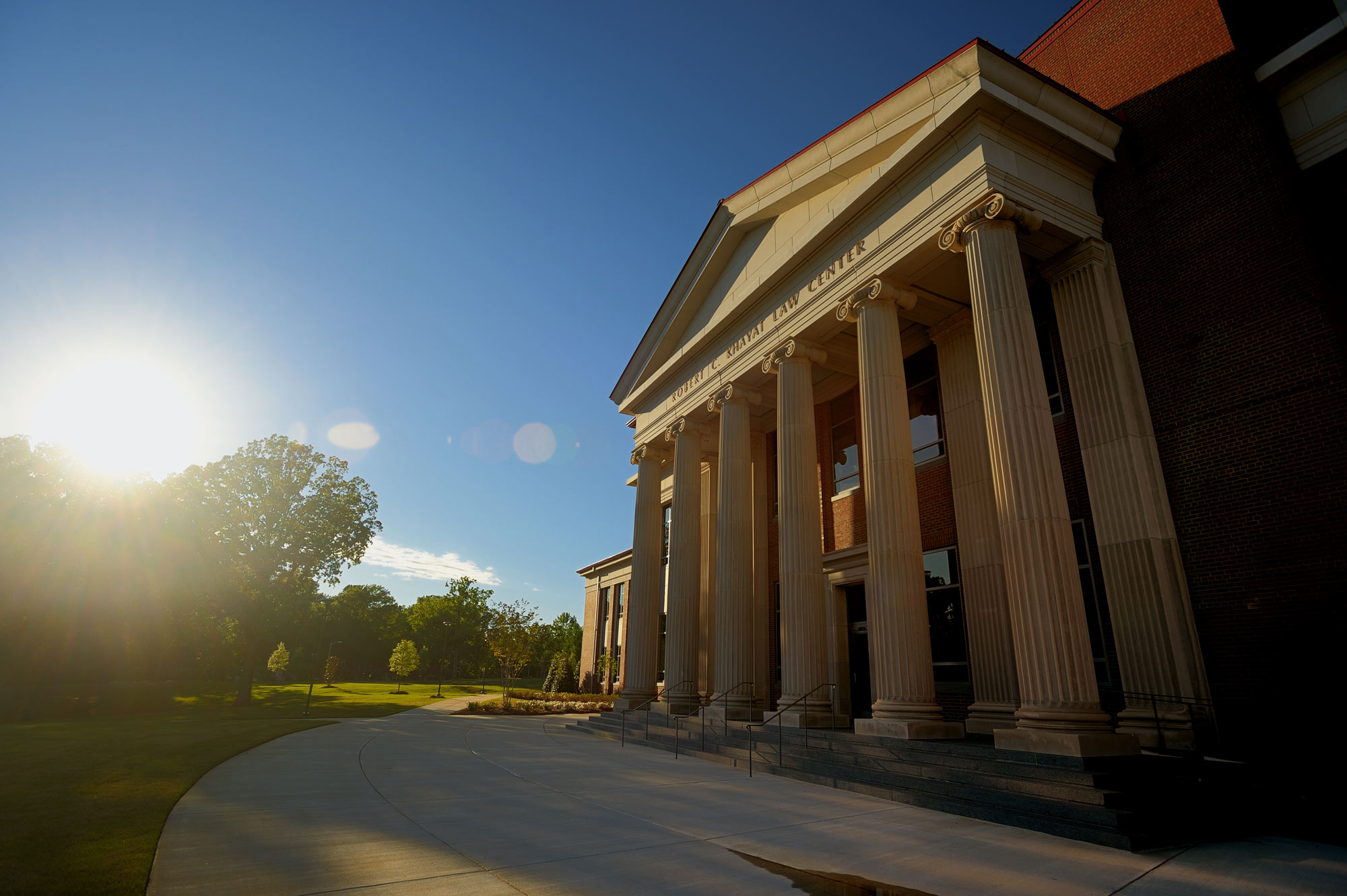Image of the exterior of the Ole Miss Law School