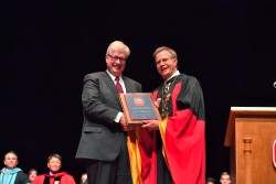 Professor John Czarnetzky receives the Elsie M. Hood Award from Chancellor Vitter.